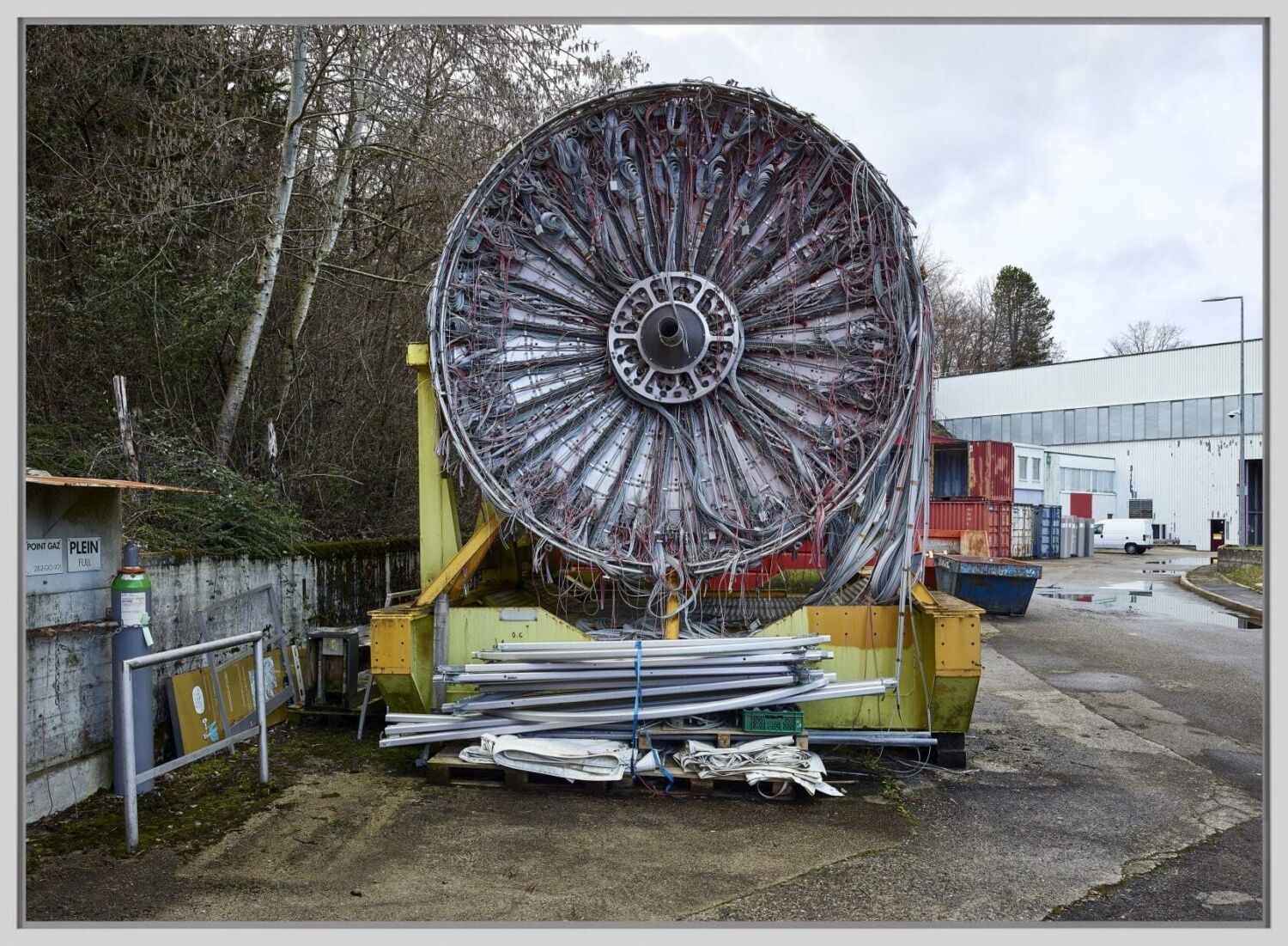 22 struth retired detector cern